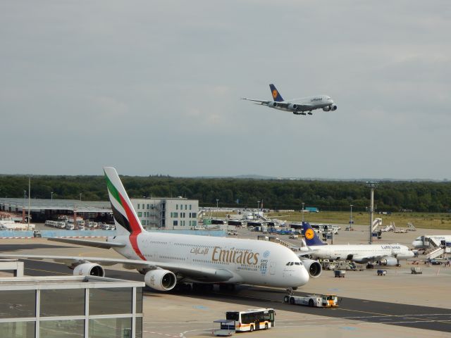 Airbus A380-800 (A6-EOZ)