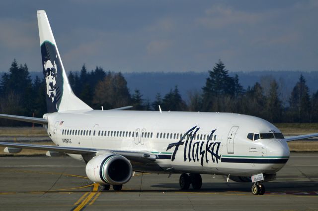 Boeing 737-900 (N409AS)