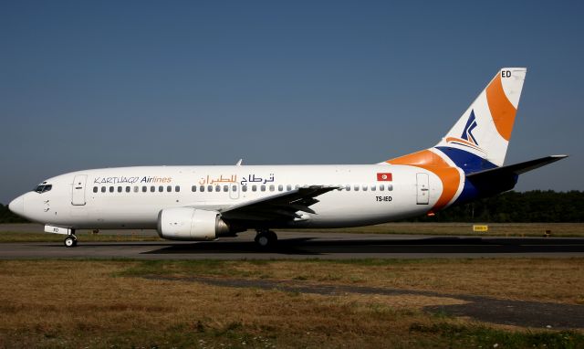 BOEING 737-300 (TS-IED)