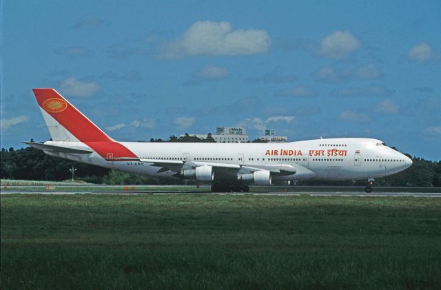 Boeing 747-200 (VT-EBN) - Departure at Narita Intl Airport Rwy16 on 1992/08/21