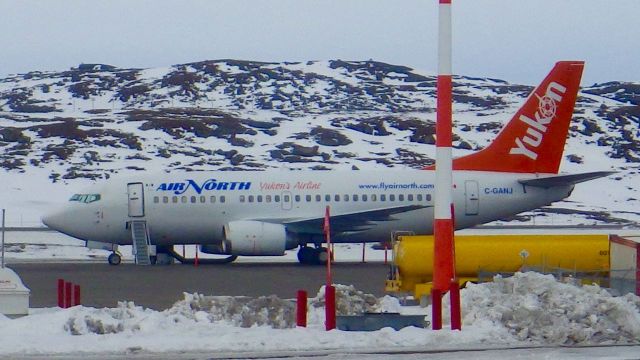 Boeing 737-500 (C-GANJ) - Located here in Iqaluit on May 1st, 2015. Going to be a nice day here.