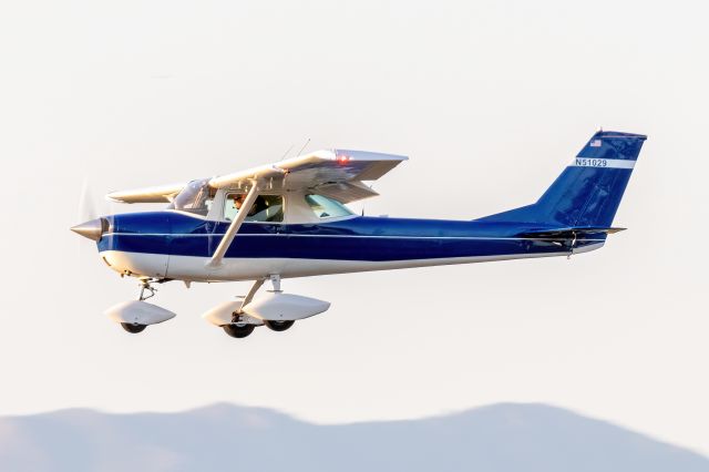 Cessna Commuter (N51029) - Landing after a formation flight