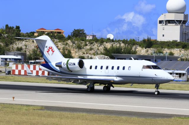 Canadair Challenger (C-GZUM) - C-GZUM