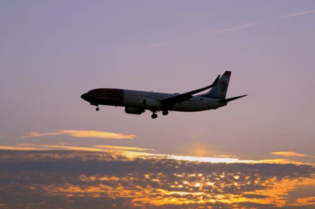 Boeing 737-800 (LN-DYN)