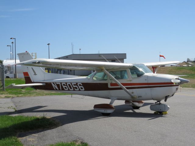 Cessna Skyhawk (N76056)