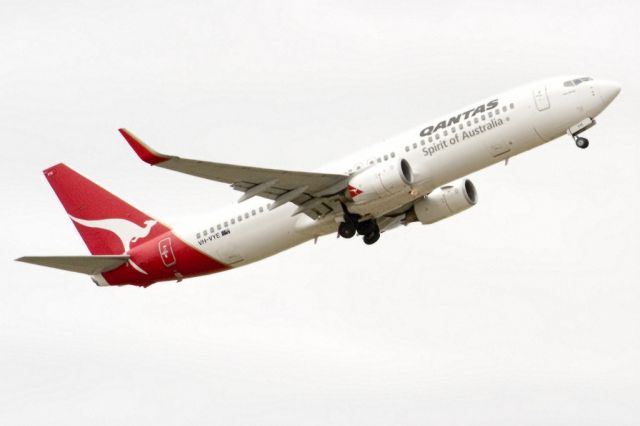 Boeing 737-800 (VH-VYE) - Getting airborne off runway 23 and heading to an interstate destination, on the last day of the Australian summer. Thursday 28th February 2013.