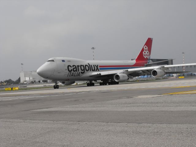 Boeing 747-400 (LX-RCV)