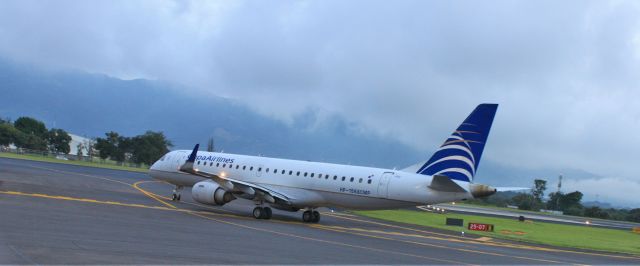 Embraer ERJ-190 (HP-1568CMP)