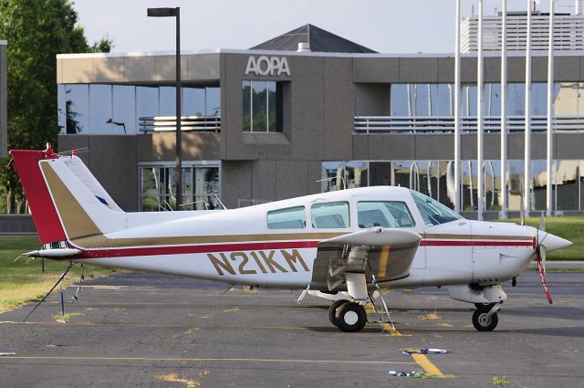 Beechcraft Sundowner (N21KM) - Seen at KFDK on 7/19/2009.