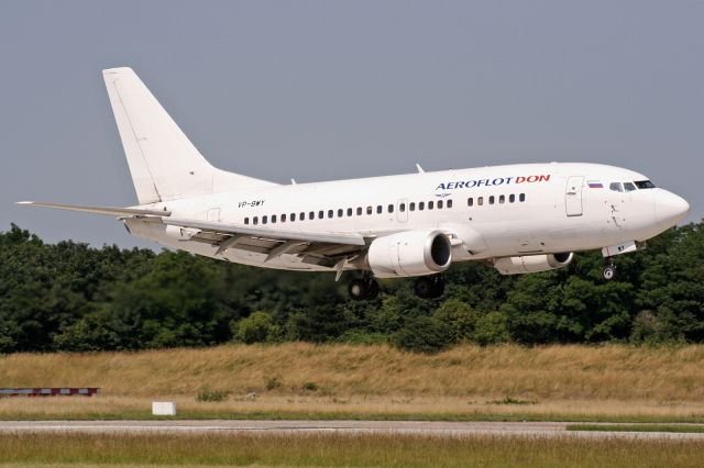 Boeing 737-500 (VP-BWY)