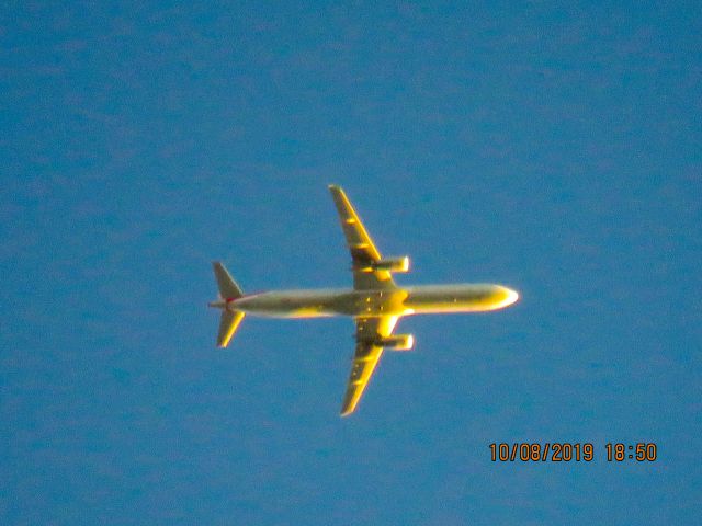 Airbus A321 (N974UY)