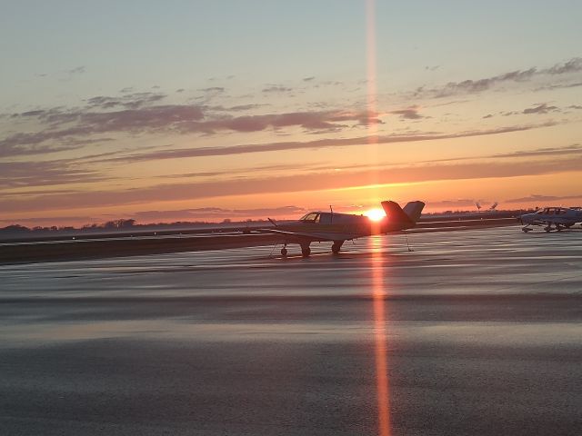 Beechcraft 35 Bonanza (N802R)