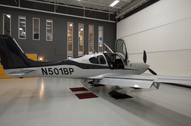 Cirrus SR-22 (N501BP)