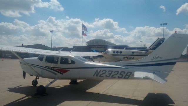 Cessna Skylane (N232SB) - Odessa Airport Texas