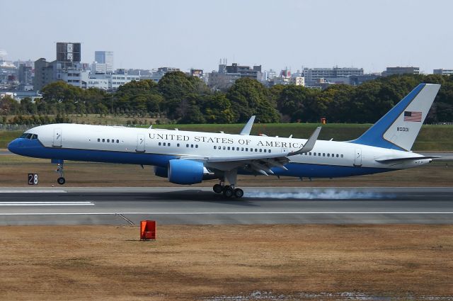 Boeing 757-200 (98-0001)