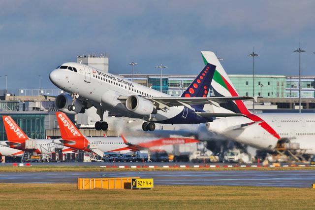 Airbus A319 (OO-SSS) - BEL2174 returning to Brussels