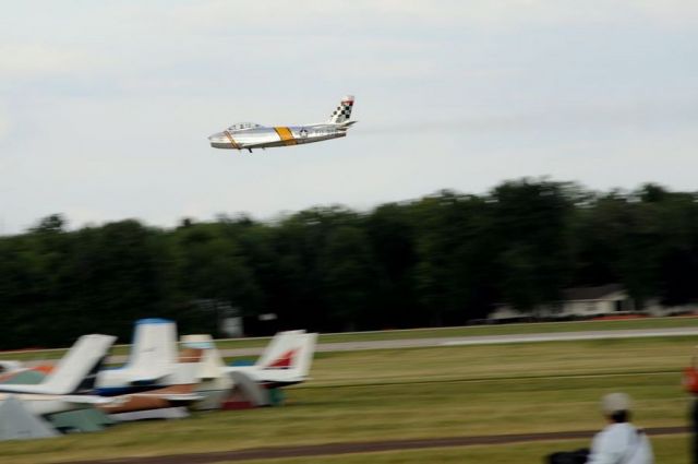 North American F-86 Sabre (FU986) - F-86 High speed pass, OshKosh 2009