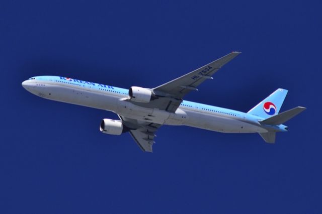 BOEING 777-300 (HL7534)