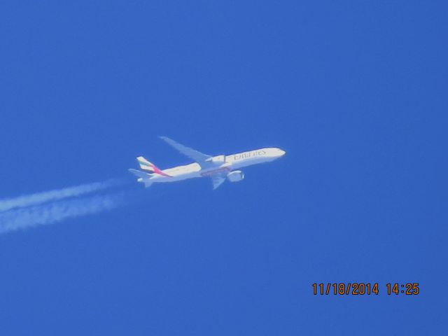 BOEING 777-300ER (A6-EGA) - Emirates flight 211 from DXB to IAH over Southwestern Missouri at 38,000 feet.