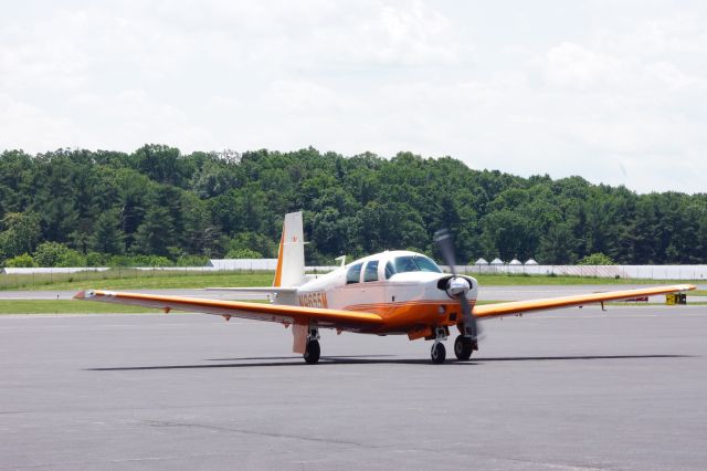 Mooney M-20 (N9655M) - Taken just after landing