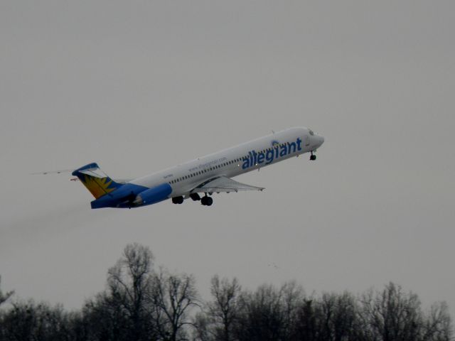 McDonnell Douglas MD-82 (N411NV) - AAY194,  an Allegiant Air MD82 is wheels-up from Blue Grass Airport (KLEX) bound for %09Orlando International (KMCO)....