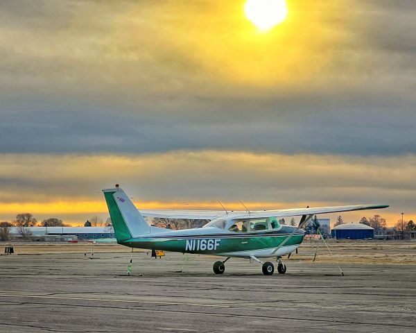 Cessna Skyhawk (N1166F) - N1166F - 1966 Cessna 172G