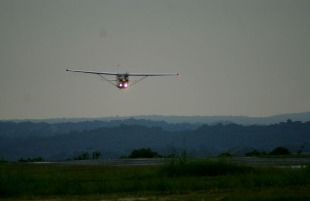 Cessna Cutlass RG (HC-COQ)