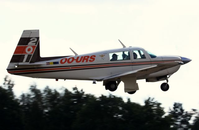 Mooney M-20 (OO-URS)