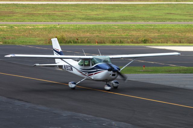 Cessna Skylane (N1933M)