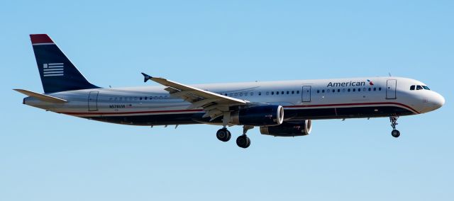 Airbus A321 (N578UW) - 01/07/2016 American N578UW A321 KDFW - This is a mixture of the old USAirways livery with the American logo. Look close or you will miss it.