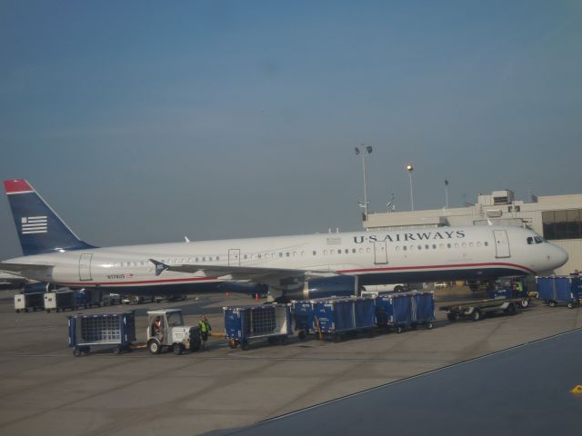 Airbus A321 (N174US)