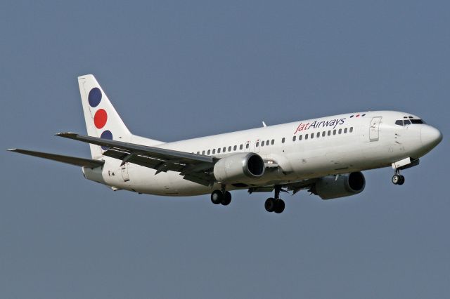 BOEING 737-400 (YU-AOS)