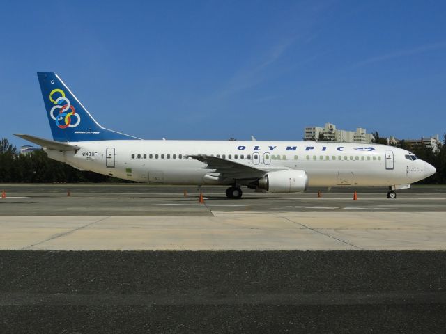 BOEING 737-400 (N143HF)