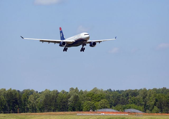 Airbus A330-200 (N282AY) - Landing at Charlotte, North Carolina