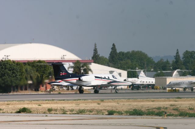 Learjet 24 (N49GS)