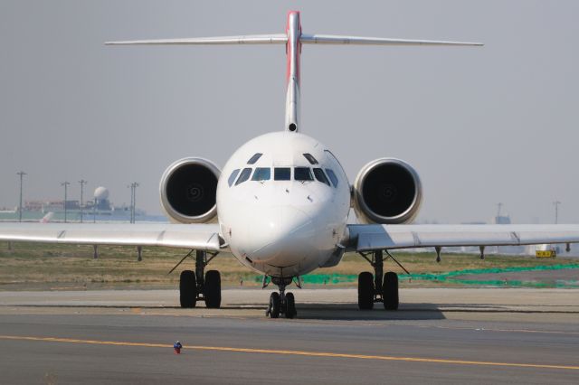 McDonnell Douglas MD-90 (JA8065) - 2011/3/30