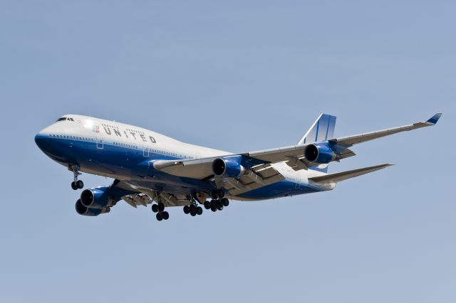 Boeing 747-400 (N177UA)