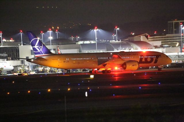 Boeing 787-9 Dreamliner (SP-LSG)