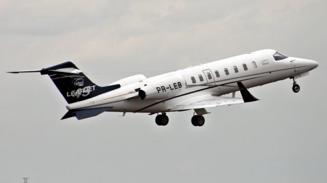 Learjet 45 (PR-LEB)