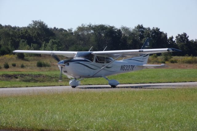 Cessna Skylane (N6337K)