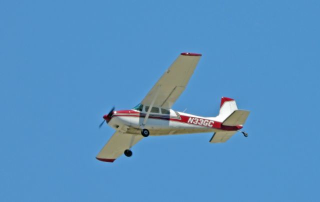 Cessna Skywagon 180 (N33GC)