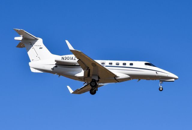 Embraer Phenom 300 (N301AZ)