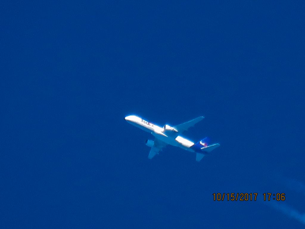 Boeing 757-200 (N992FD)