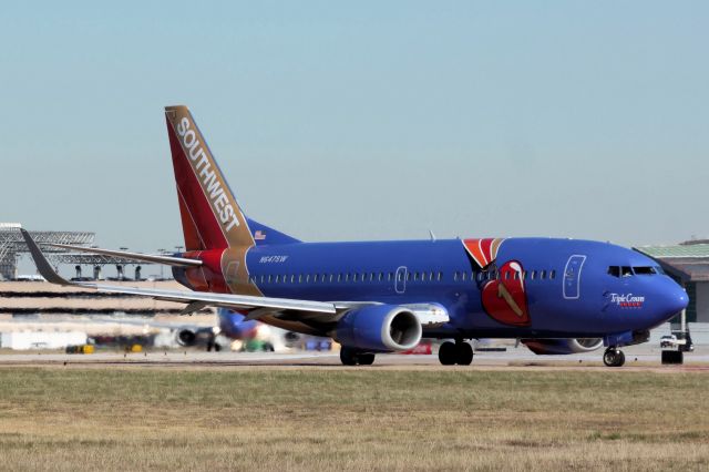 BOEING 737-300 (N647SW) - "Triple Crown One" (12-13-2010)