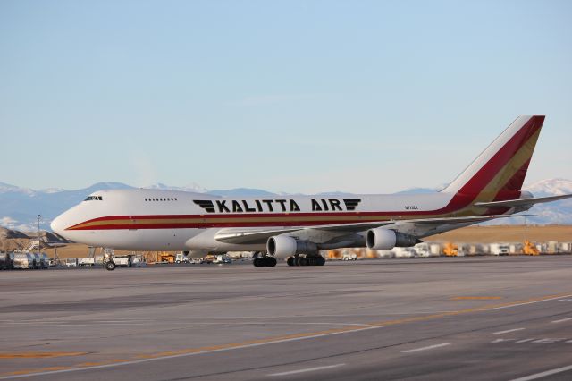 Boeing 747-200 (N715CK)