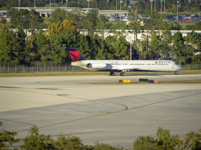 McDonnell Douglas MD-88 (N918DL)