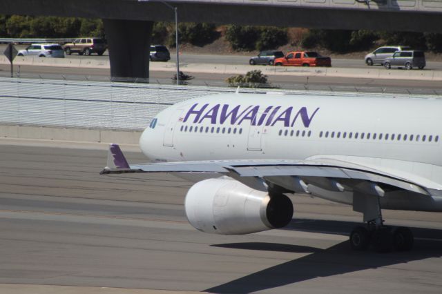 Airbus A330-300 (N386HA)