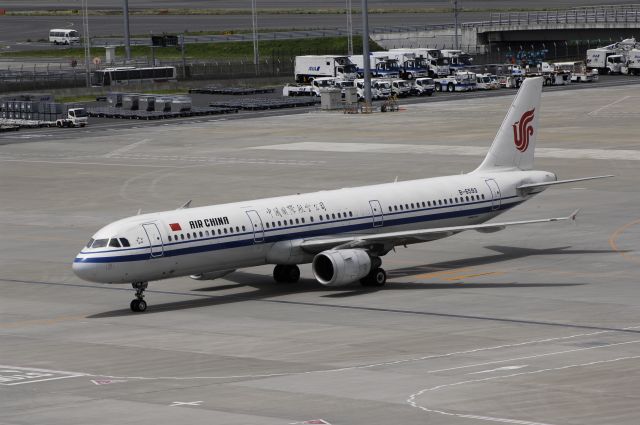 Airbus A321 (B-6593) - Taxing to spot at Haneda Intl Airport on 2012/06/07