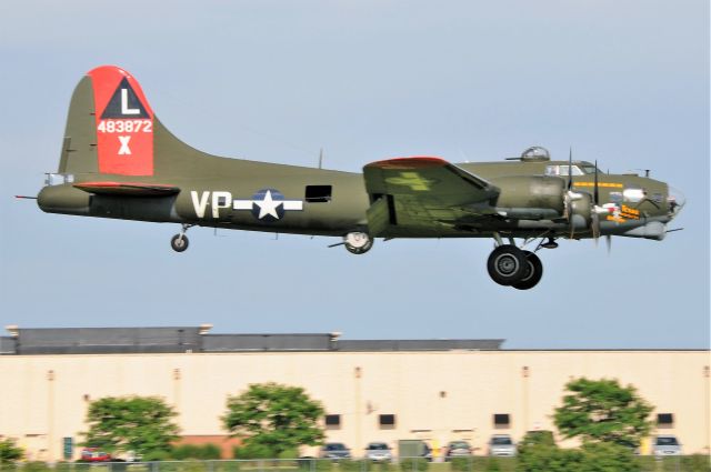 Boeing B-17 Flying Fortress (N7227C)