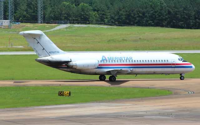 Douglas DC-9-10 (N785TW)